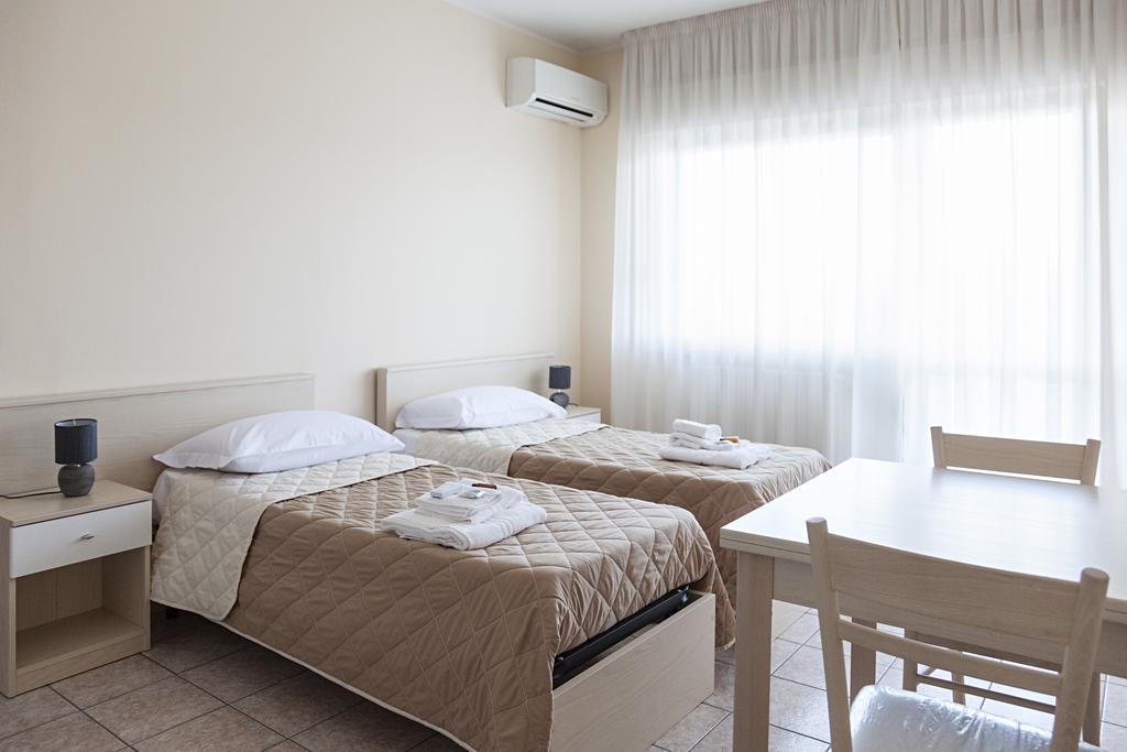 Quarantadue Quindici Hotell Termoli Rum bild