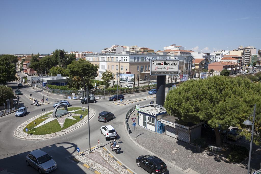 Quarantadue Quindici Hotell Termoli Exteriör bild