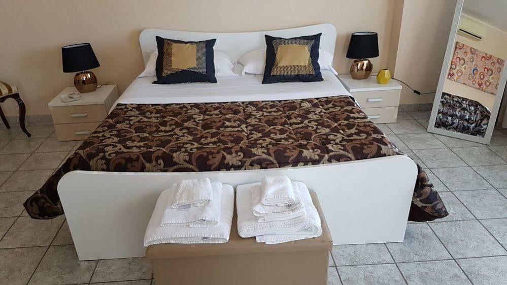 Quarantadue Quindici Hotell Termoli Exteriör bild